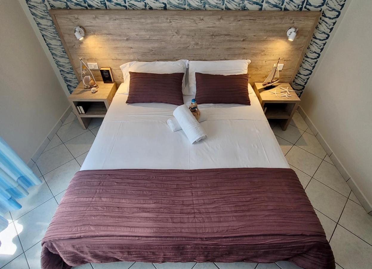 Hotel Adigrat Риччоне Екстер'єр фото
