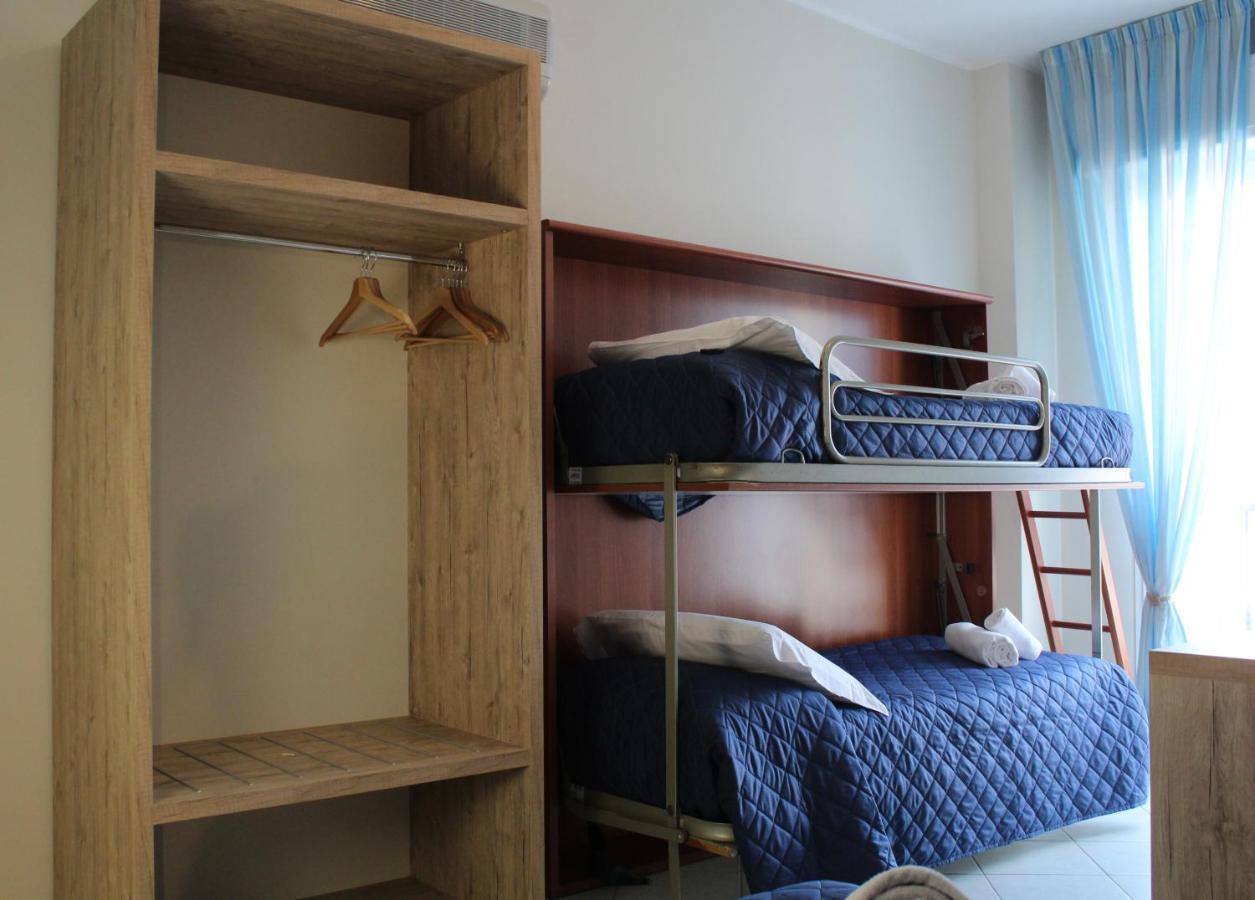 Hotel Adigrat Риччоне Екстер'єр фото